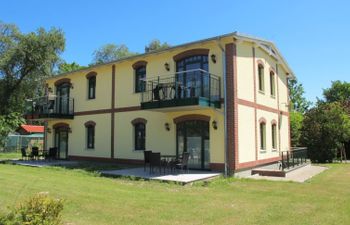 Heide Apartment 2 Holiday Home