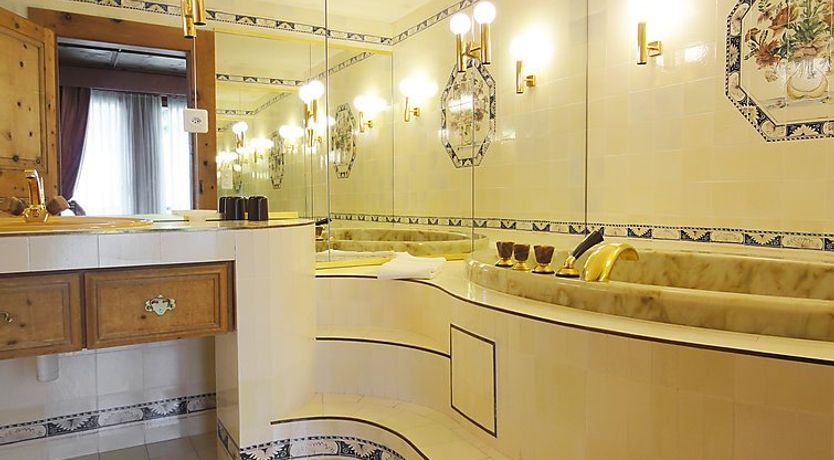 Photo of Chesa Misaun