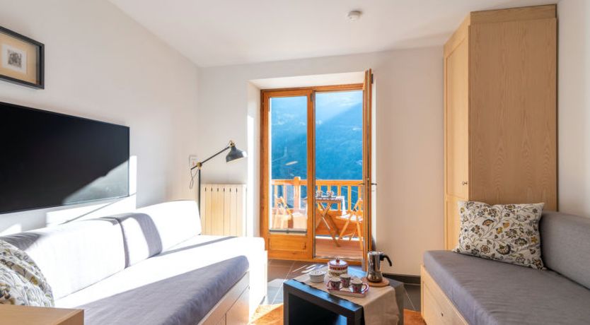 Photo of La Trace Blanche