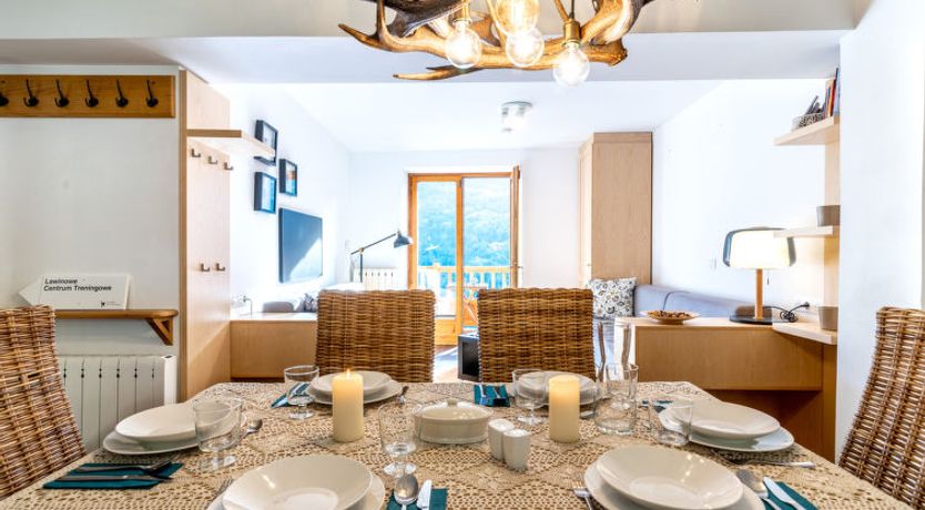 Photo of La Trace Blanche