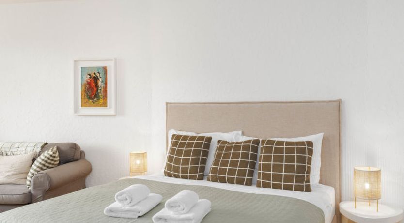 Photo of Double Room Modern Apartment 11