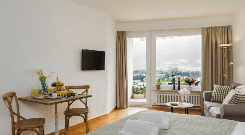 Photo of Double Room Modern Apartment 11