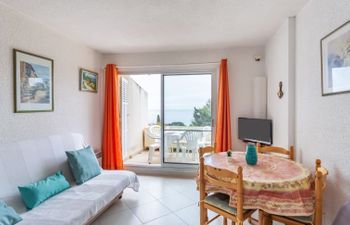 Les Pescadieres Apartment 4 Holiday Home