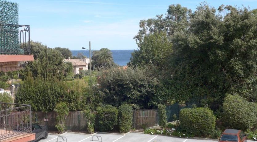 Photo of La Nuit de Mai Apartment 5