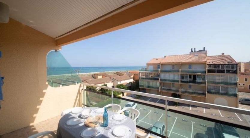 Photo of Les Flots Bleus