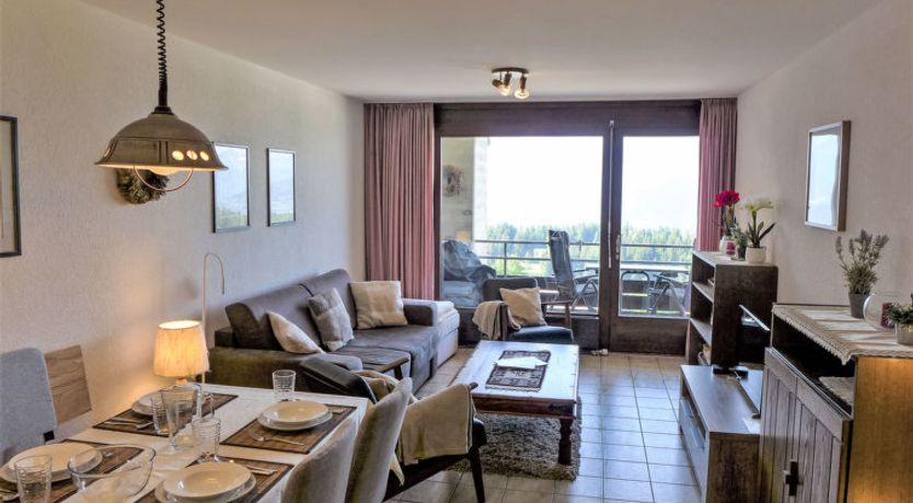 Photo of Jeanne D'Arc Apt. H2-49