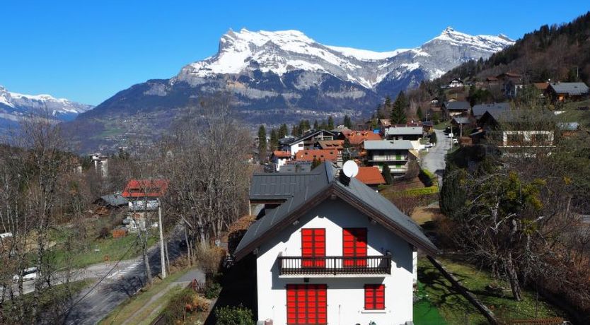 Photo of Les Gentianes