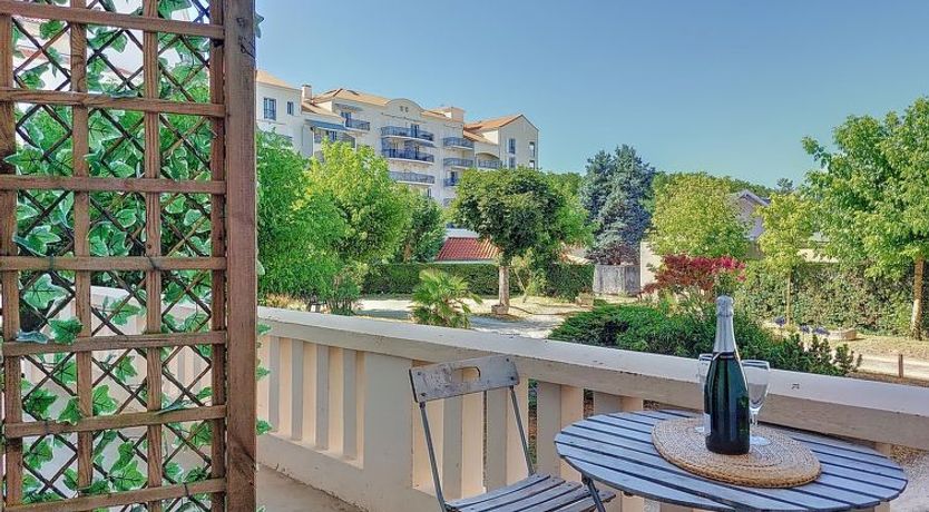 Photo of de la Plage et d'Angleterre Apartment 2