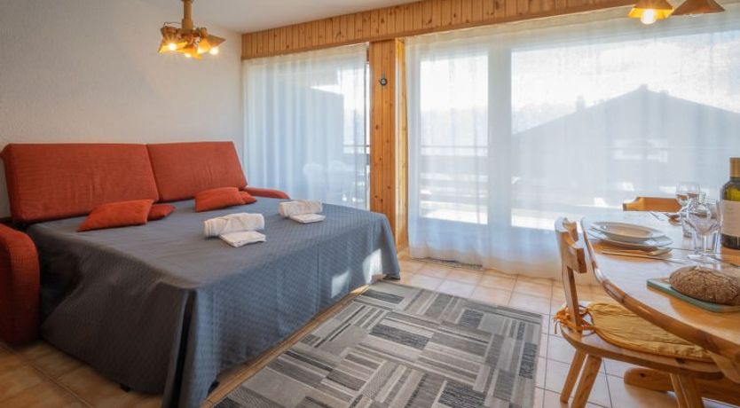 Photo of Austral 204