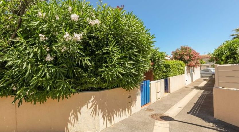 Photo of Les mas Bleus Holiday Home 3