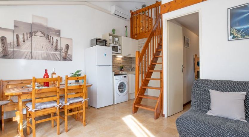 Photo of Lou Cantalou