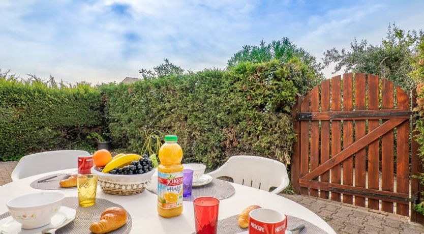 Photo of Lou Cantalou