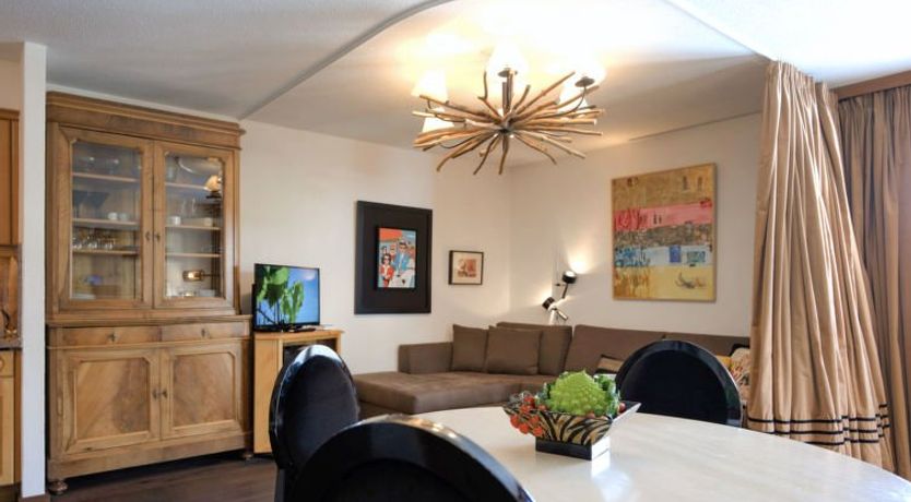 Photo of Chesa Ludains 8