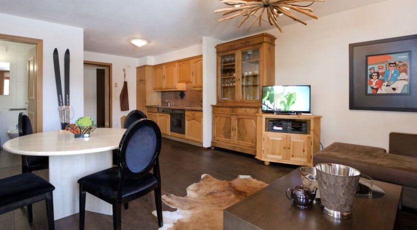 Photo of Chesa Ludains 8