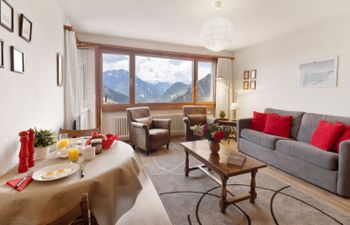 Bruyères A32 Apartment 2 Holiday Home