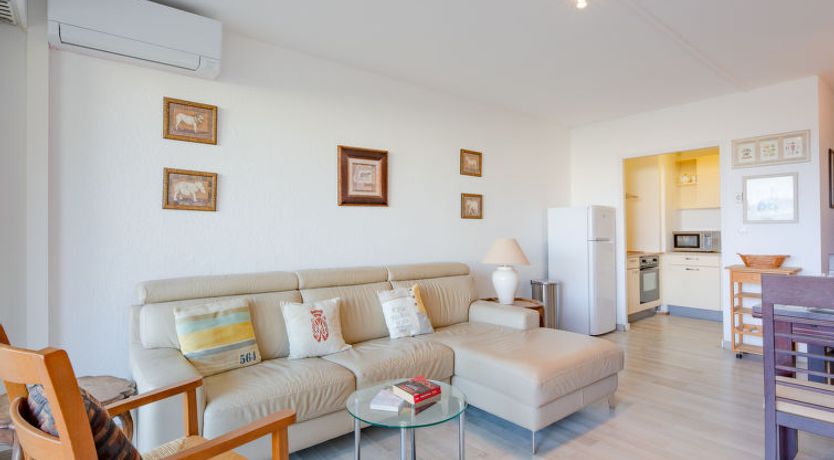 Photo of Les Louvans