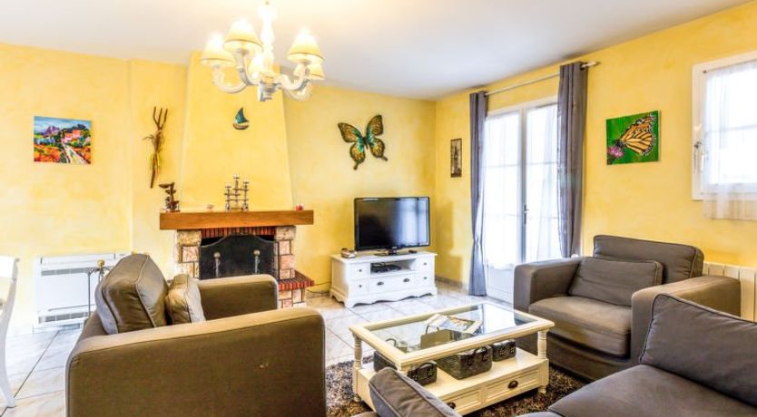 Photo of Les Grillons Holiday Home 2