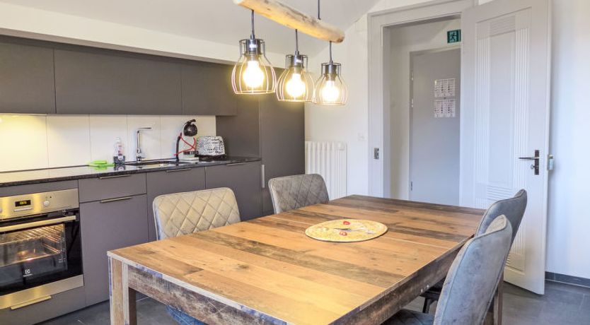 Photo of Henry's 300