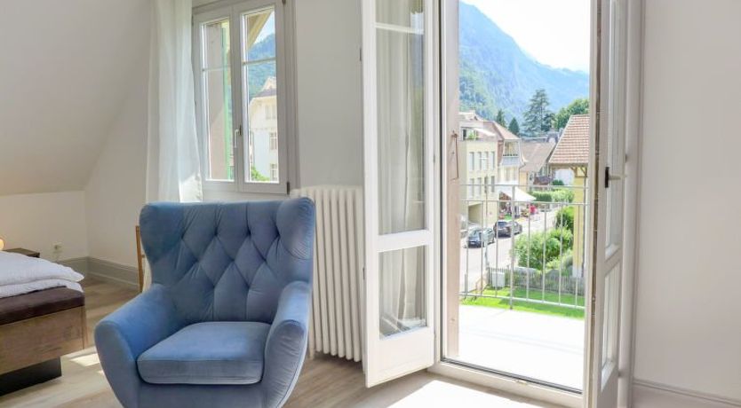 Photo of Henry's 300