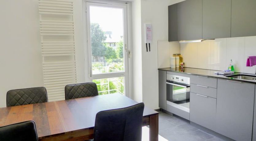 Photo of Henry's 100 Apartment 3