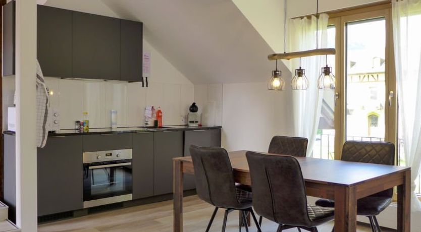 Photo of Henry's 202 Apartment 2