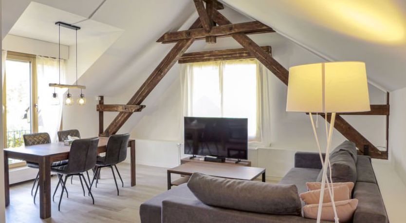 Photo of Henry's 202 Apartment 2