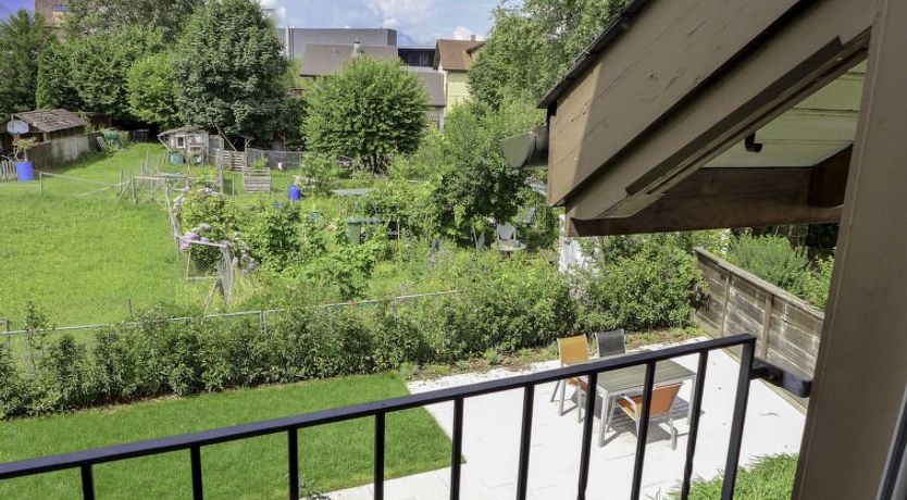 Photo of Henry's 202 Apartment 2