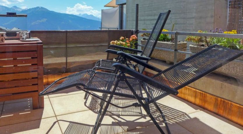 Photo of Jeanne D'Arc Apt. E-36 Apartment 9