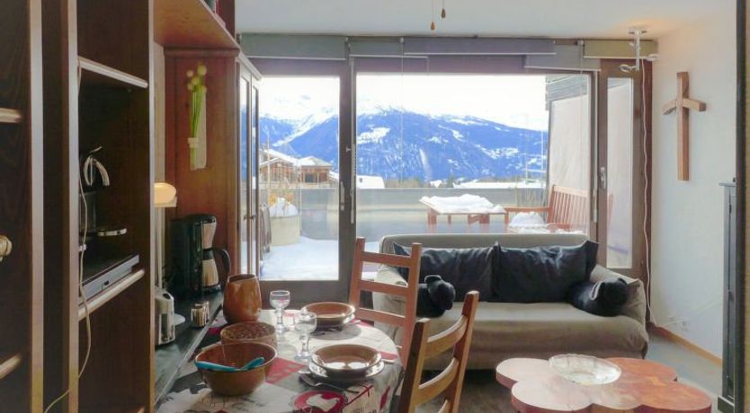 Photo of Jeanne D'Arc Apt. E-36 Apartment 9