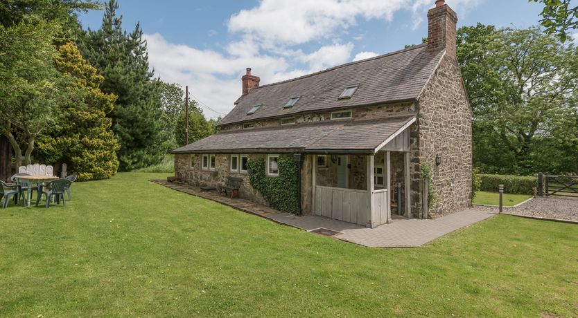 Photo of Hillgate House