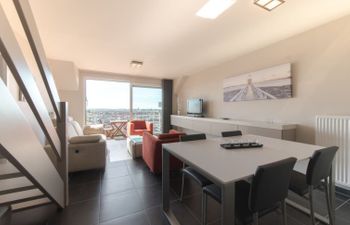 Skyview with parking and balcony Holiday Home