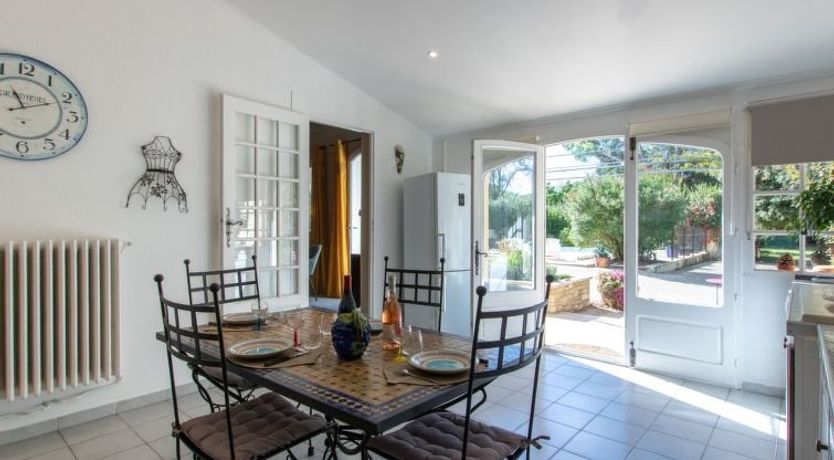 Photo of Les Amandiers