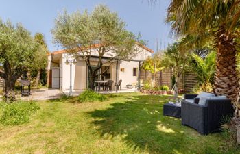Les Oliviers (TSH111) Holiday Home