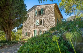 Le Clermont Holiday Home