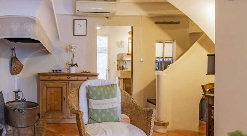 Photo of Côté Place