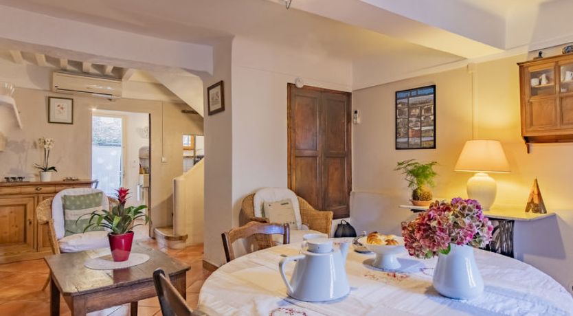 Photo of Côté Place