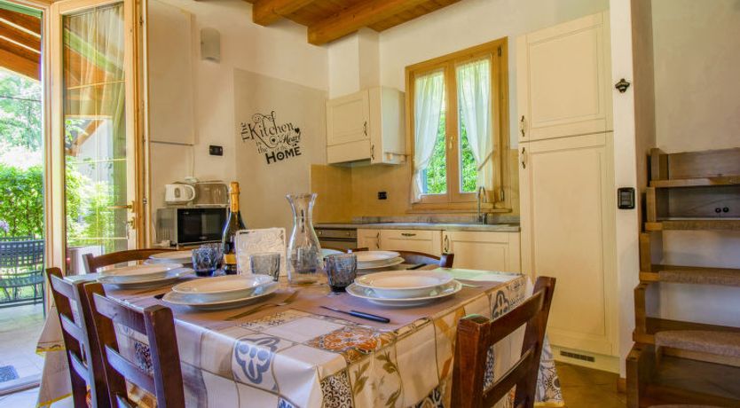 Photo of Viola (BLU601)