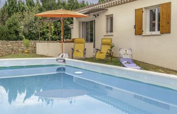 A la porte d'Avignon Holiday Home