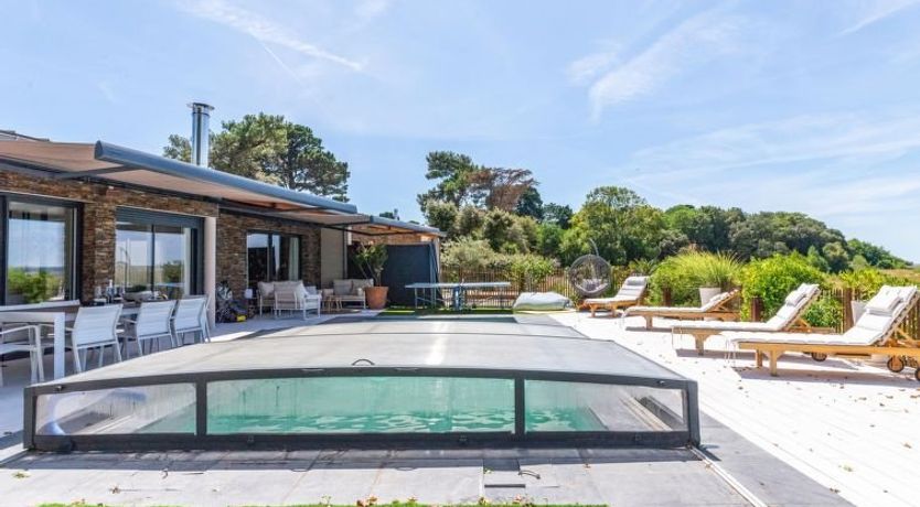 Photo of Indigo-Vue Mer et Piscine chauffée