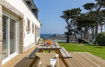 Saint Gonvel Holiday Home