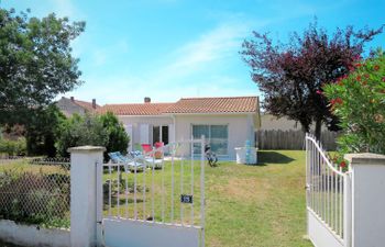 Mon Poussin (SVV120) Holiday Home