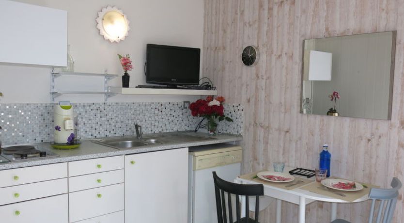 Photo of Roses Tremières