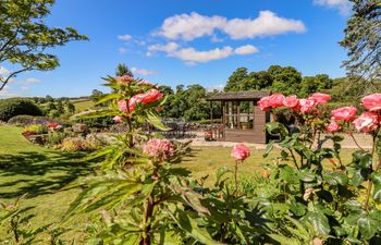 1 Bridge End & Garden Holiday Cottage