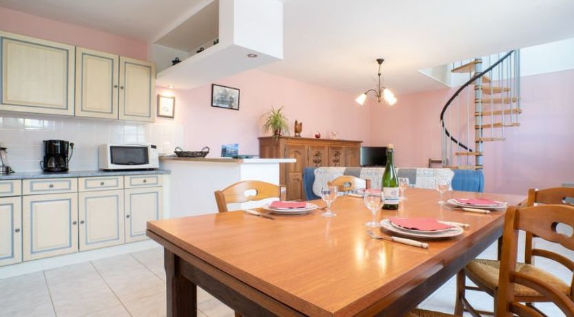 Photo of Les Azalées