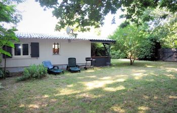 Les Sables Holiday Home