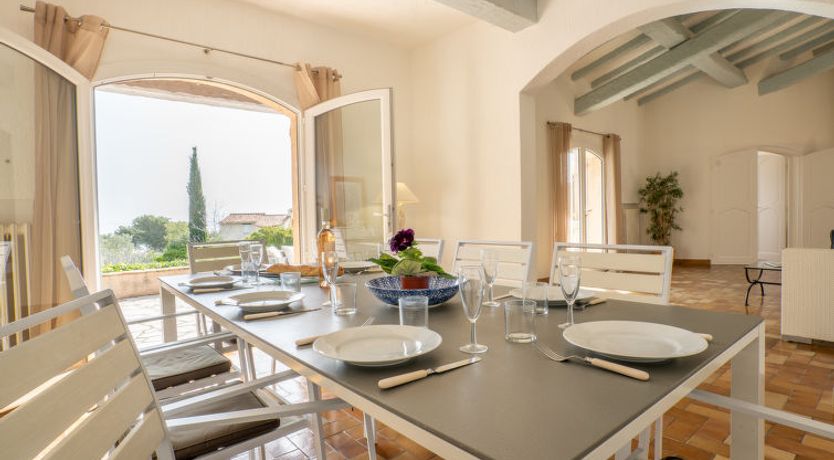 Photo of L'Escarpe des Arbousiers