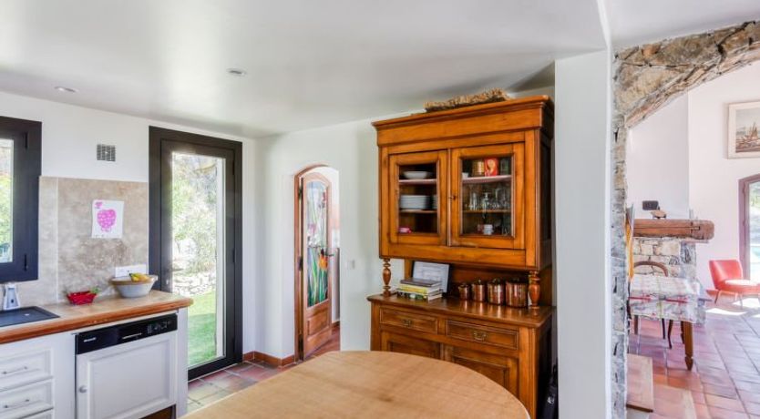 Photo of Les Baux Rouges