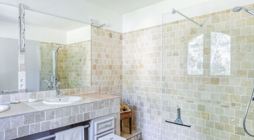 Photo of Les Baux Rouges