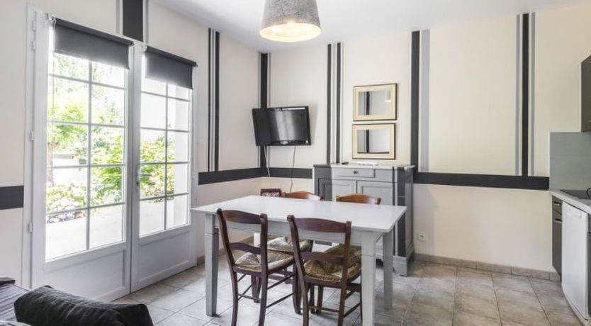 Photo of Collines Iduki