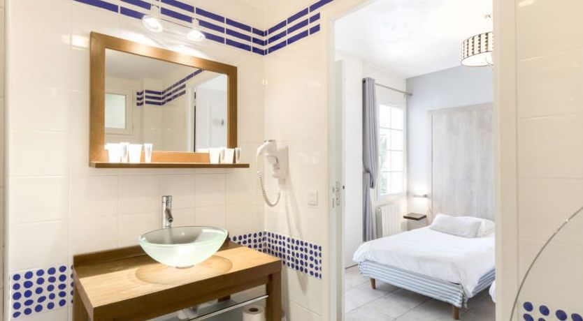 Photo of Collines Iduki